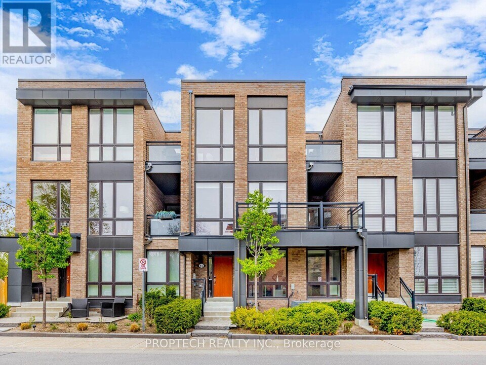 45 Thorncrest Dr in Vaughan, ON - Building Photo