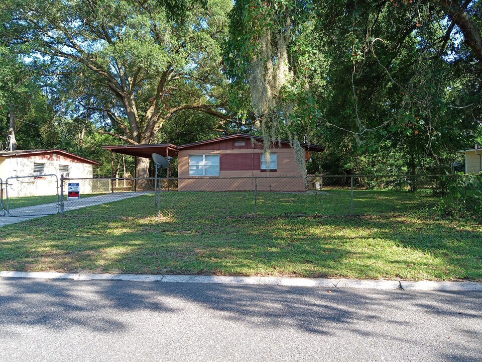 6986 Goldilocks Ln in Jacksonville, FL - Building Photo