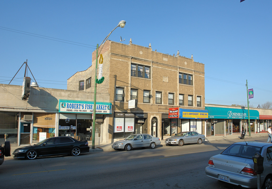 2912-2914 W Devon Ave in Chicago, IL - Building Photo