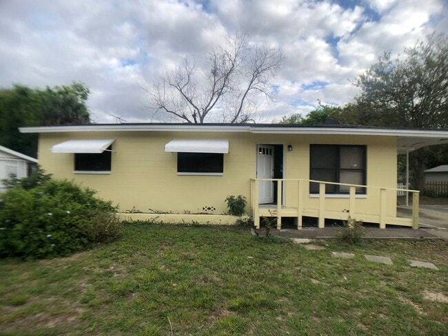 2565 Johnson Dr in Titusville, FL - Building Photo - Building Photo