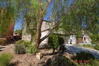 9102 Mackanos Ave in Las Vegas, NV - Building Photo - Building Photo