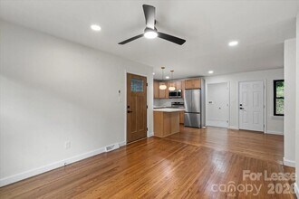 2430 Dora Dr in Charlotte, NC - Building Photo - Building Photo