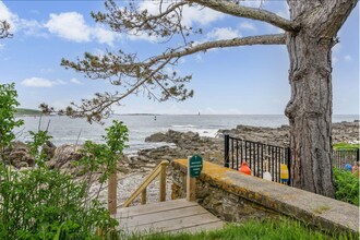 2 Cottage Ln, Unit 3 in Cape Elizabeth, ME - Building Photo - Building Photo