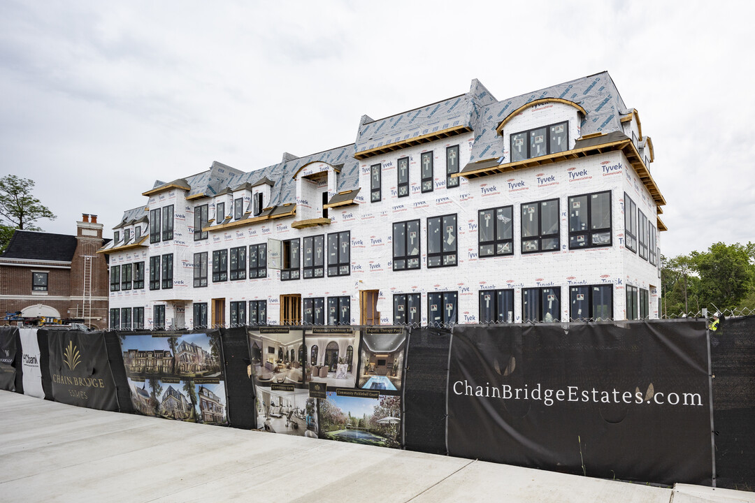 Chain Bridge Estates in McLean, VA - Foto de edificio