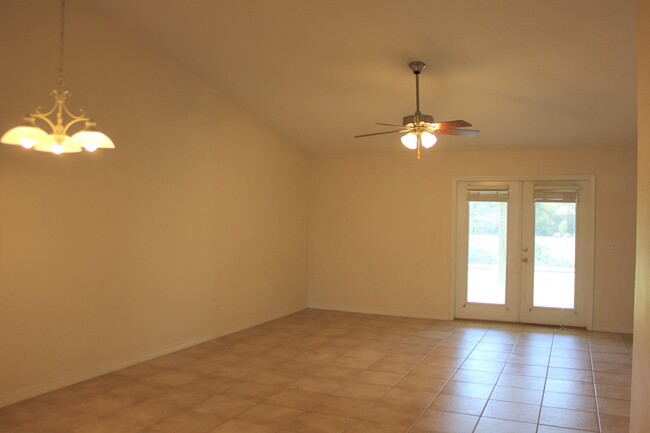 1831 Sundown Dr in Navarre, FL - Building Photo - Building Photo