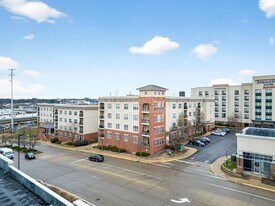 1241 Strassner Dr in Brentwood, MO - Building Photo