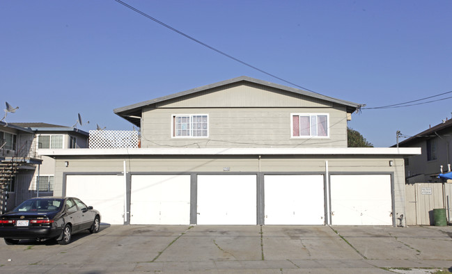 27140 Belvedere Ct in Hayward, CA - Building Photo - Building Photo