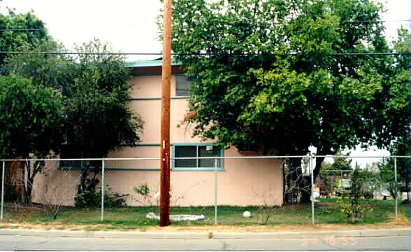 13903 Boeing Sq in Moreno Valley, CA - Foto de edificio - Building Photo