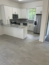 1510 Pioneer Way in Royal Palm Beach, FL - Building Photo - Building Photo