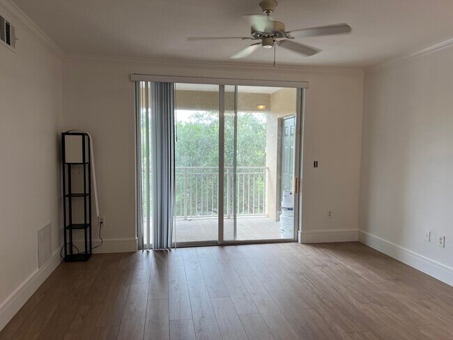 6386 Emerald Dunes Dr in West Palm Beach, FL - Building Photo - Building Photo