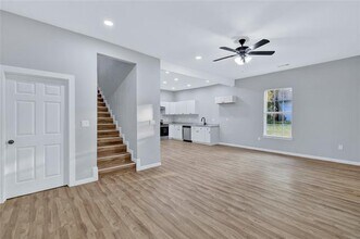 323 W Cherry St in Sherman, TX - Building Photo - Building Photo