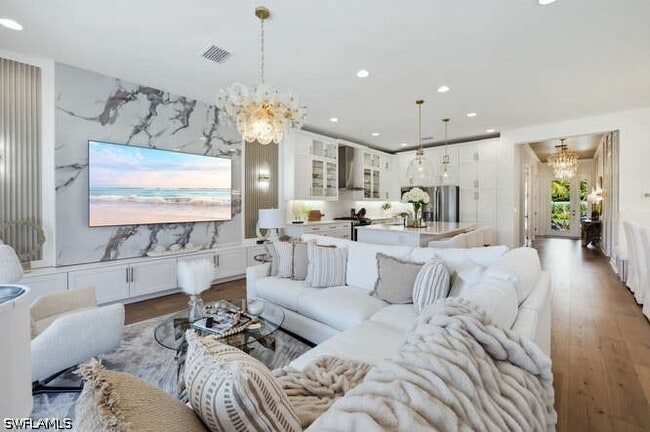 property at 2872 Bloomfield Wy