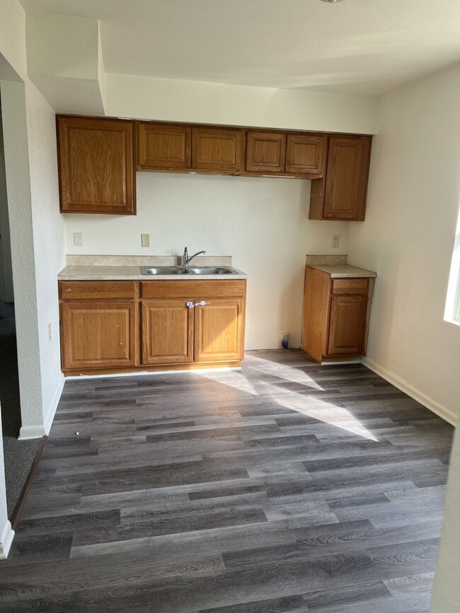 property at 4614 W Stark st