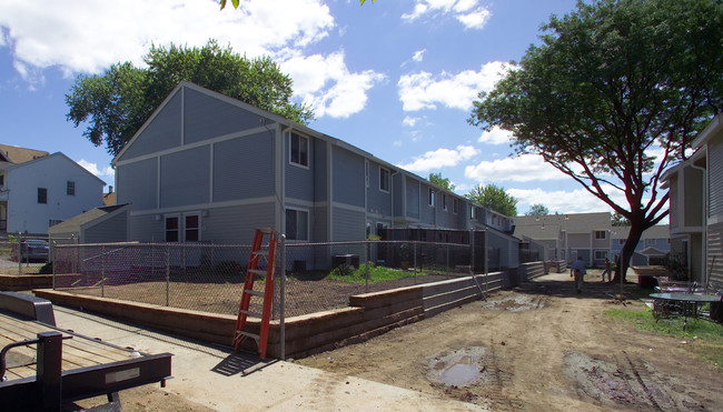 Liberty Hill Town Houses in Springfield, MA - Building Photo - Building Photo