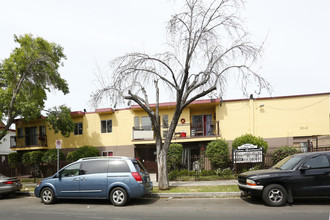 Cedros Gardens in Panorama City, CA - Building Photo - Building Photo