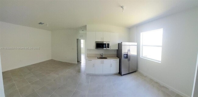 2942 SE 23rd Ave in Homestead, FL - Building Photo - Building Photo