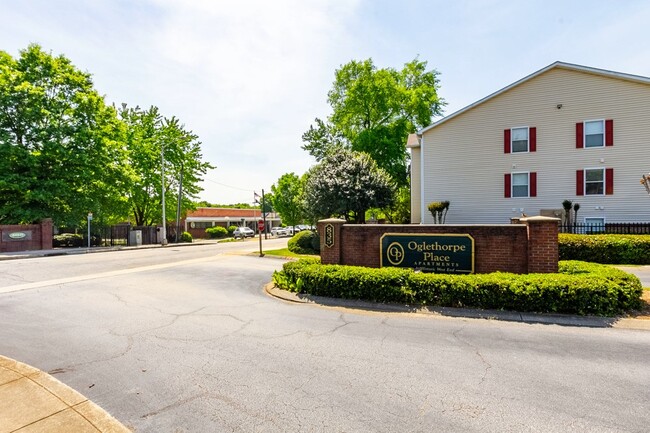 property at 835 Oglethorpe Ave SW