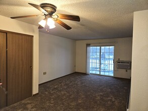 River Terrace Apartments in Janesville, WI - Building Photo - Interior Photo