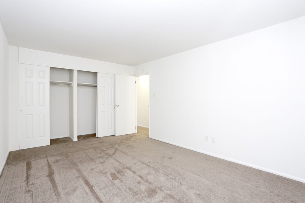 New Suburban Apartments in Dekalb, IL