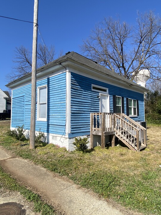 244 W Black St in Rock Hill, SC - Foto de edificio