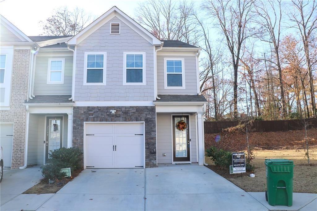 2261 Triple Crown Ln in Lithonia, GA - Foto de edificio