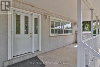 14 Woodridge Ct in Toronto, ON - Building Photo - Building Photo