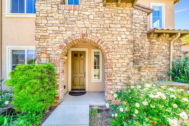23904 Calle del Sol Dr in Santa Clarita, CA - Building Photo - Building Photo