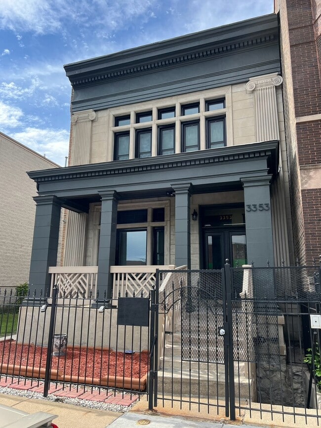3353 W Warren Blvd in Chicago, IL - Building Photo - Building Photo