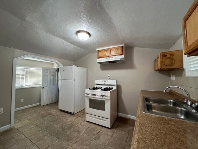 283 W Pinedale Ave, Unit 283 W Pinedale Ave in Fresno, CA - Foto de edificio - Building Photo