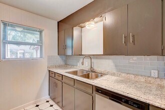 202 Prairie Dell Ave in Austin, TX - Building Photo - Building Photo