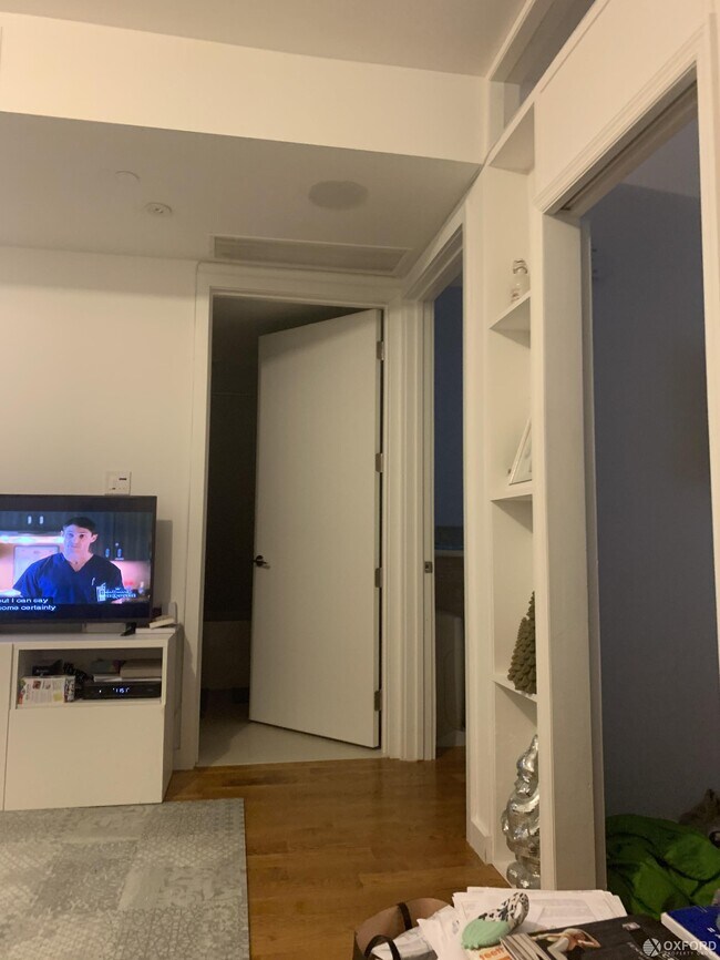 54 Noll St-Unit -206 in Brooklyn, NY - Building Photo - Building Photo