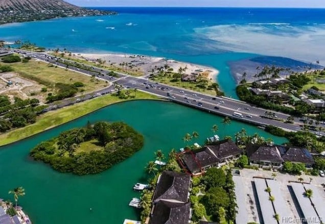 property at 207 Kawaihae St