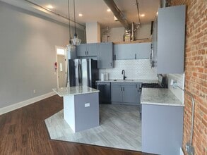 232 E Michigan Ave in Kalamazoo, MI - Building Photo - Building Photo