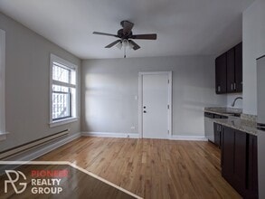 612 W Patterson Ave in Chicago, IL - Building Photo - Building Photo