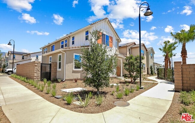 13889 Bell Wy in Fontana, CA - Building Photo - Building Photo