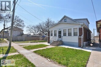 769 McKay Ave in Windsor, ON - Foto de edificio - Building Photo