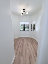14572 Dickens St, Unit 105 in Los Angeles, CA - Building Photo - Building Photo