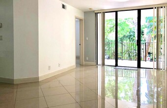 10141 W Sunrise Blvd, Unit CARLOS in Plantation, FL - Building Photo - Building Photo