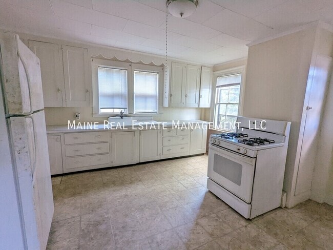 12-16 Fifth St