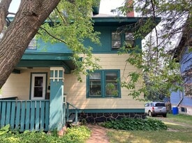 538 Woodland Ave in Duluth, MN - Building Photo