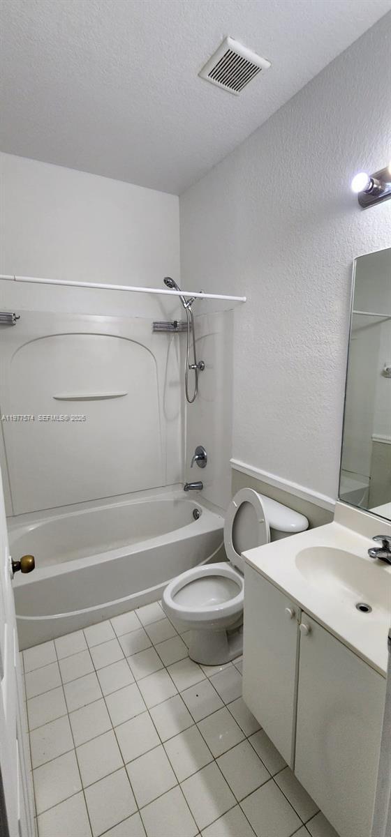 6900 NW 179th St in Hialeah, FL - Building Photo - Building Photo