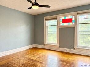 4 St Johns Pl in Buffalo, NY - Building Photo - Building Photo