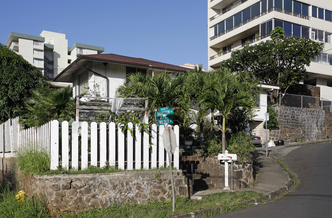 1596-1598 Thurston Ave in Honolulu, HI - Building Photo - Building Photo