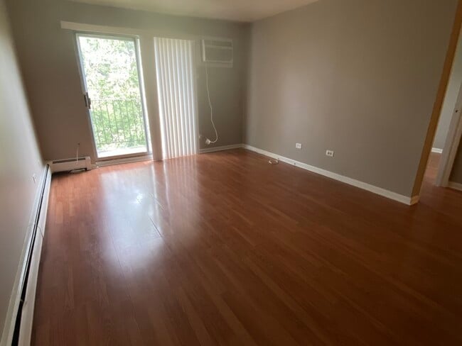 238 Shorewood Dr in Glendale Heights, IL - Building Photo - Building Photo
