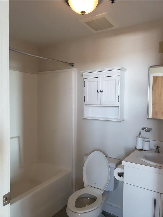 147 Centre St in Brockton, MA - Building Photo - Building Photo