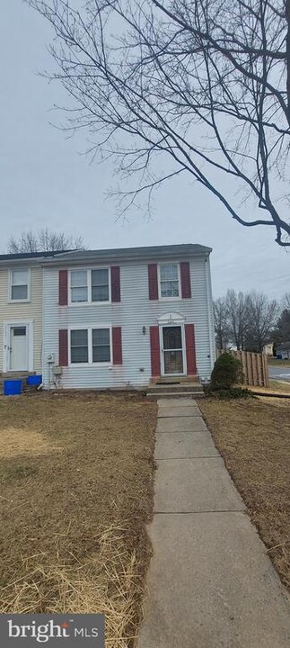 24801 Cutsail Dr in Damascus, MD - Building Photo