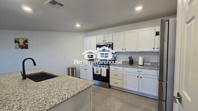 686 Calle Calca in Sahuarita, AZ - Foto de edificio - Building Photo