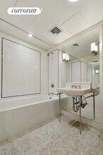 34 W 22nd St in New York, NY - Building Photo - Building Photo