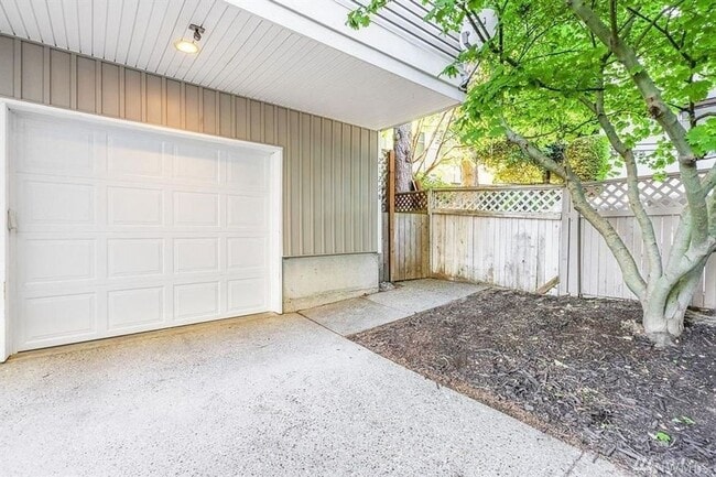 property at 2129 Waverly Pl