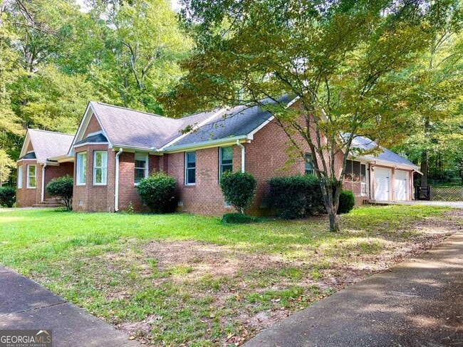 property at 160 Farm Ln